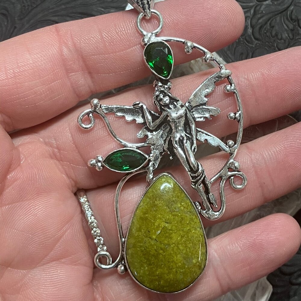Serpentine and Green Stone Fairy Crystal Jewelry Pendant
